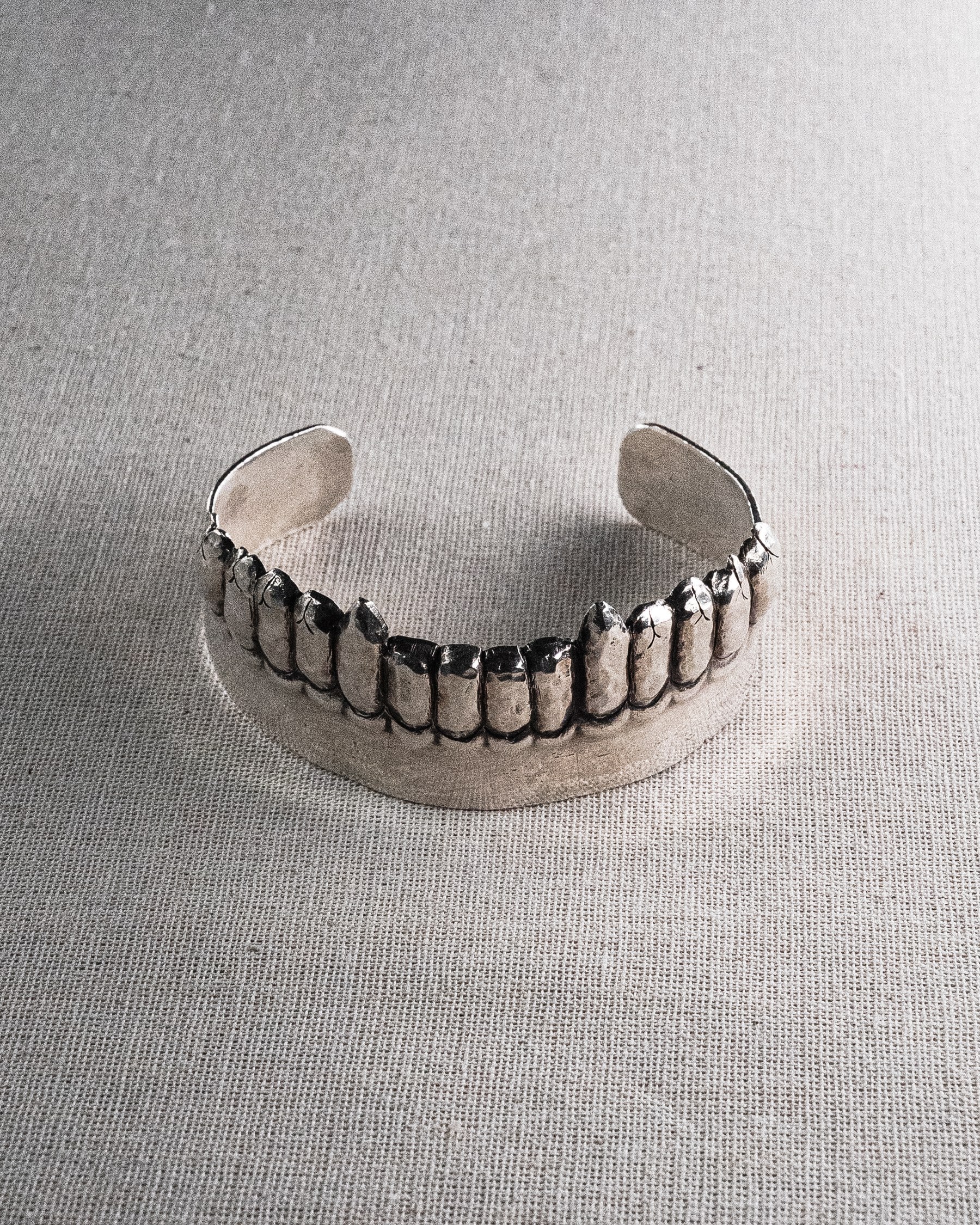 Jaw Bracelet — bottom jaw