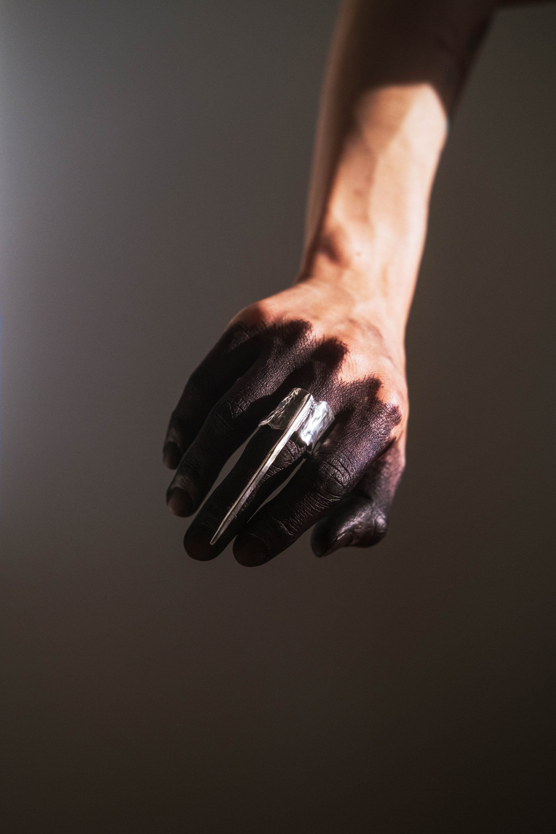 Claw — detail