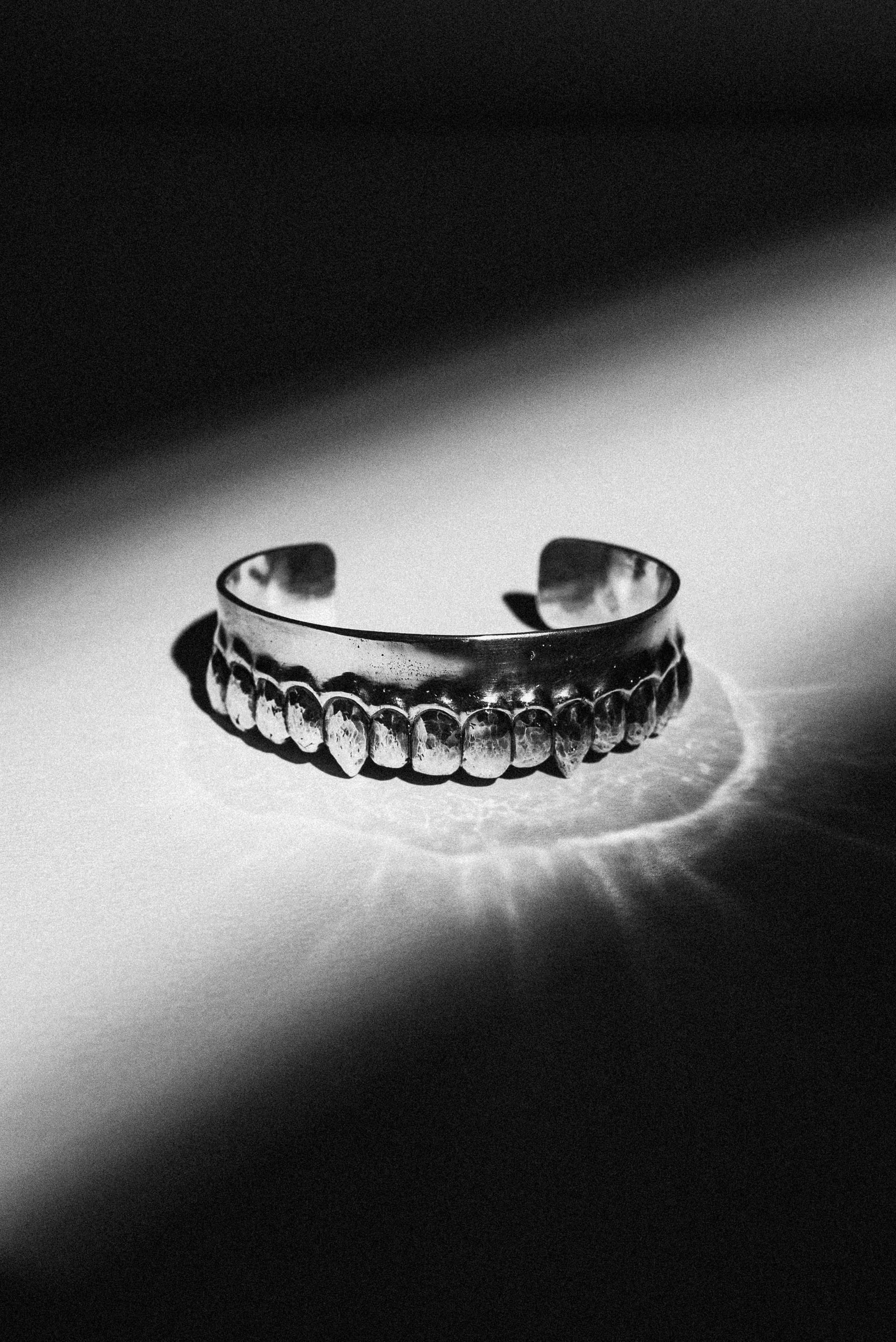 Jaw Bracelet