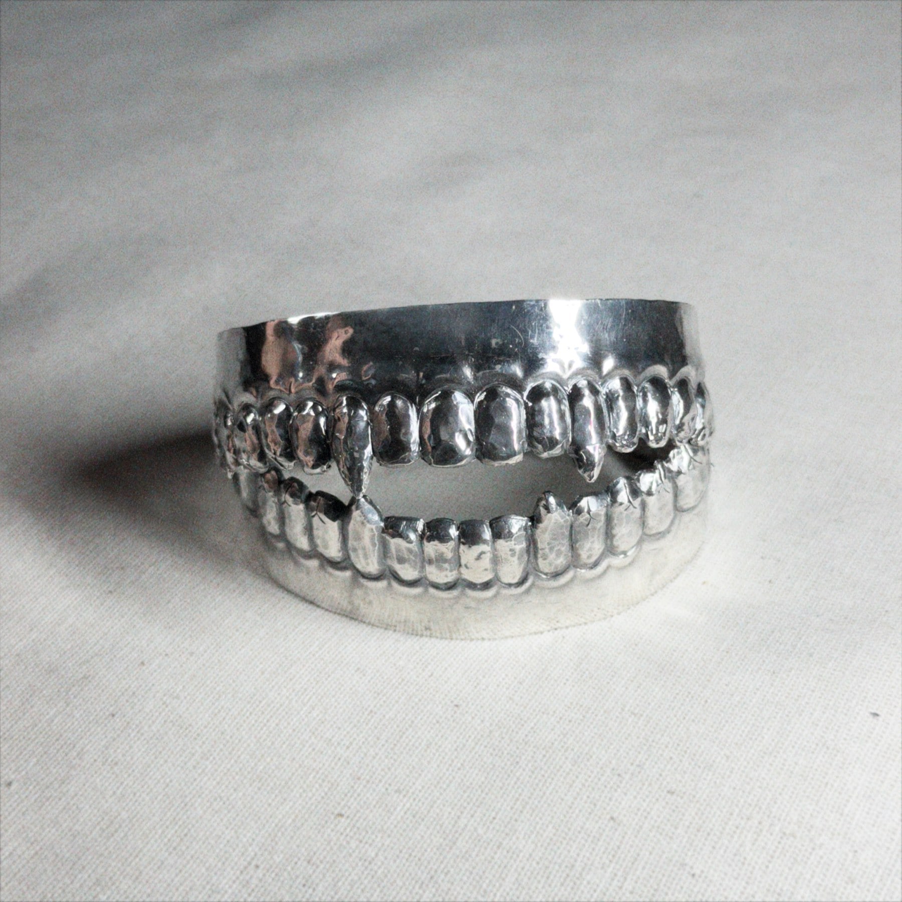 Jaw Bracelet — detail